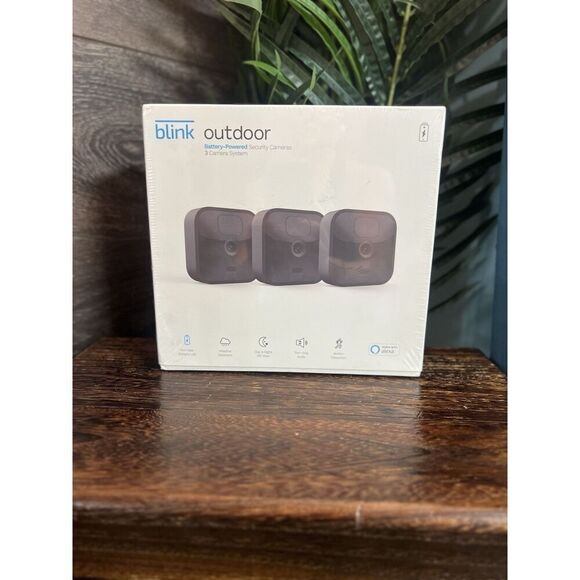 Blink Outdoor Battery-Powered Wireless Security Camera 3rd Gen 3-Pack, NIB! - Picture 4 of 9